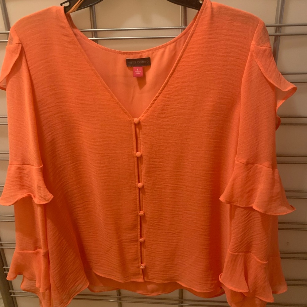 Sensuous peach colored size, S, Vince Camuto, top